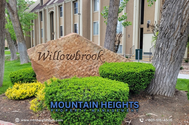 Building Photo - 450 E Creekside Cir
