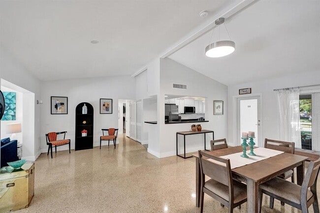 Building Photo - 2616 NE 27th Terrace