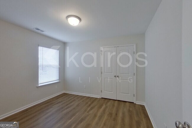 Building Photo - 12 Carrollton Dr