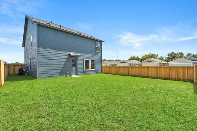 Building Photo - 12403 Mountain Daisy Rd