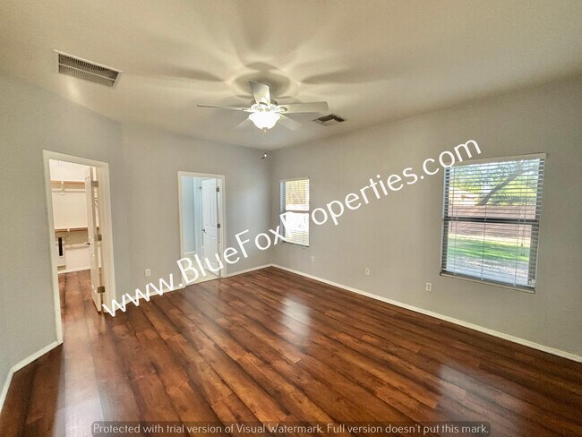 Building Photo - 11930 W Heyburn Dr