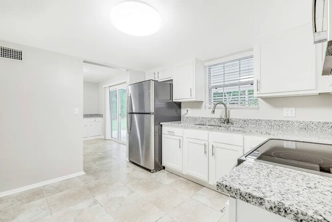 Building Photo - 2606 Hugh Edwards Dr