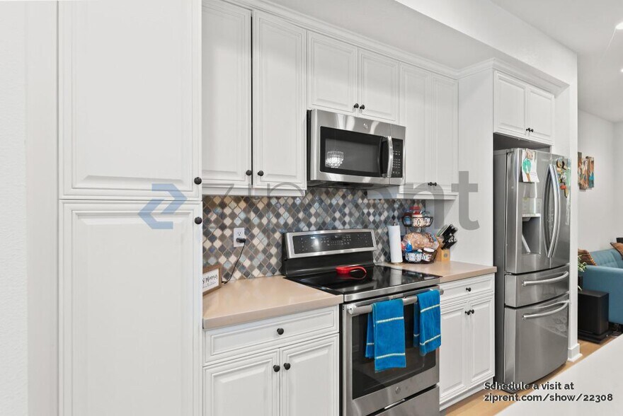 Building Photo - 380 Hansen Ter