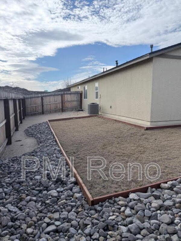 Building Photo - 645 McGill Dr