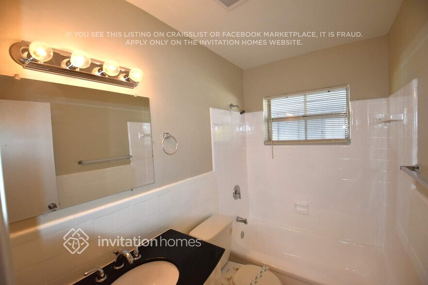 Building Photo - 3137 SW 15th Ct