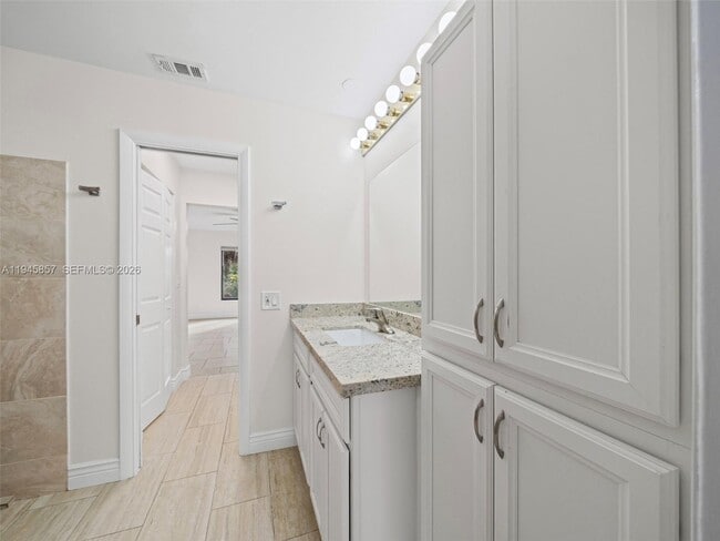 Building Photo - 10251 NW 39th Ct