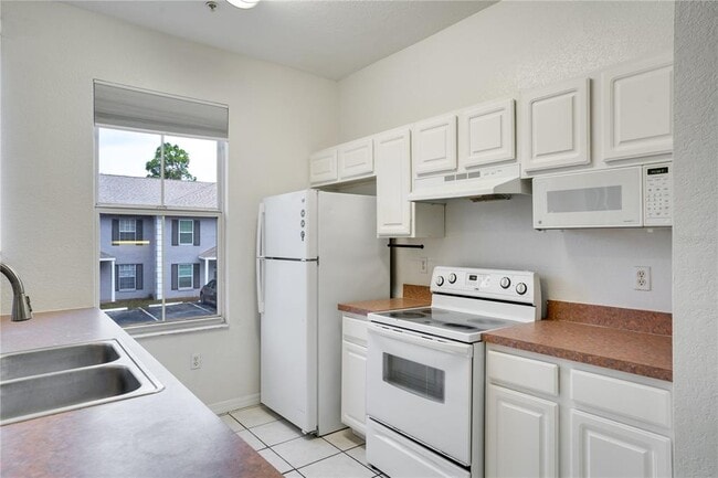 Building Photo - 5011 Sunridge Palms Dr