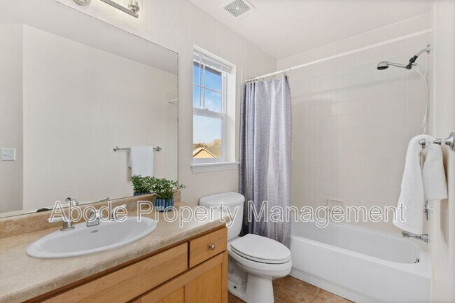 Building Photo - 2104a 18th Avenue