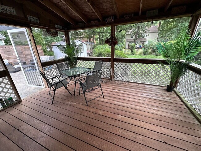 Building Photo - 1825 Red Queen Ct