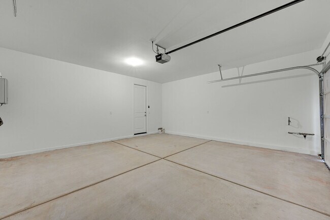 Building Photo - 8484 W Agate Ave