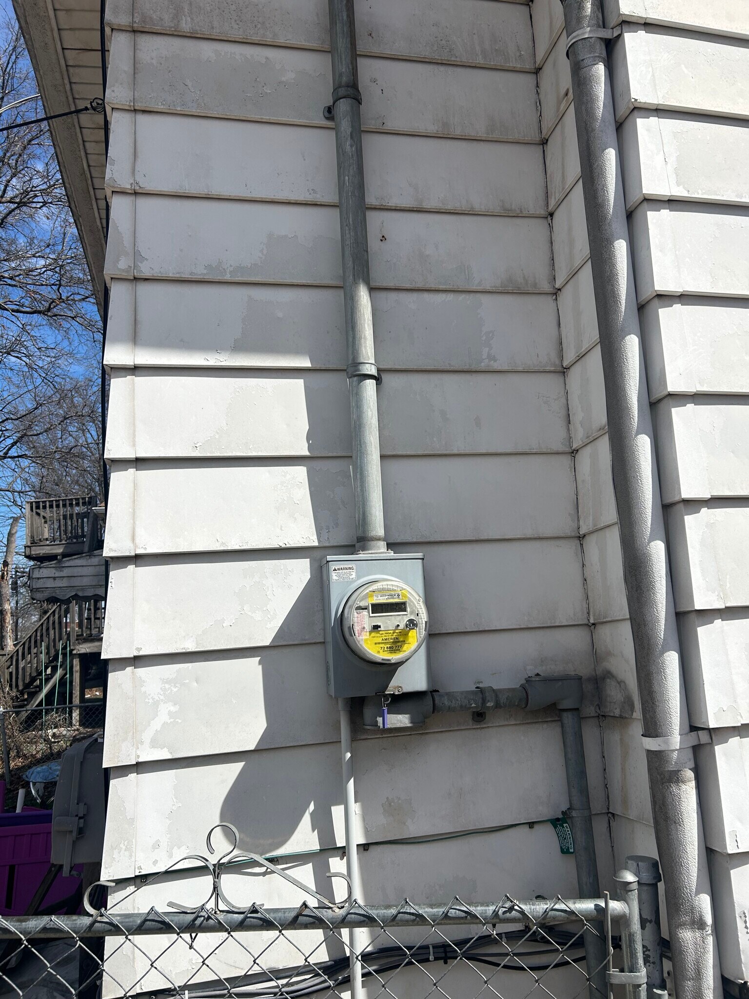 Building Photo - 2345 Iowa St