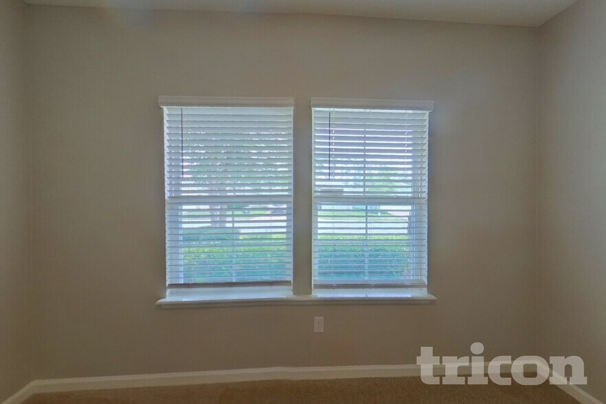 Building Photo - 9762 Lemon Grass Ln
