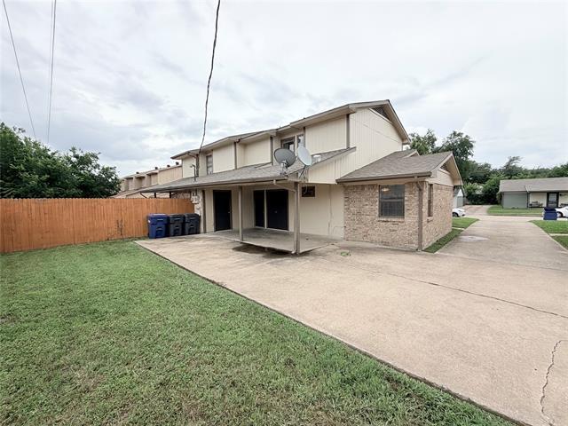 Building Photo - 2412 Lakeview Cir