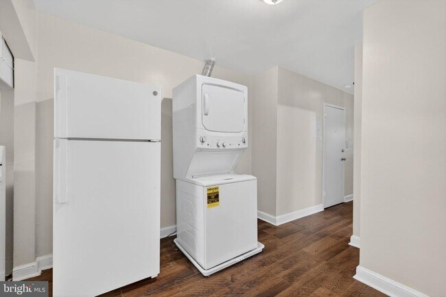 Building Photo - 3207 11th Pl SE