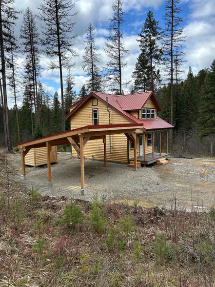 Building Photo - 1120 N F D 4895