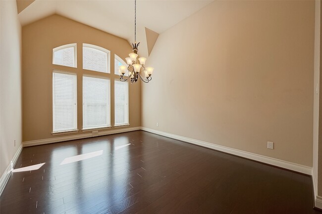 Building Photo - 5810 Emmit Creek Ln