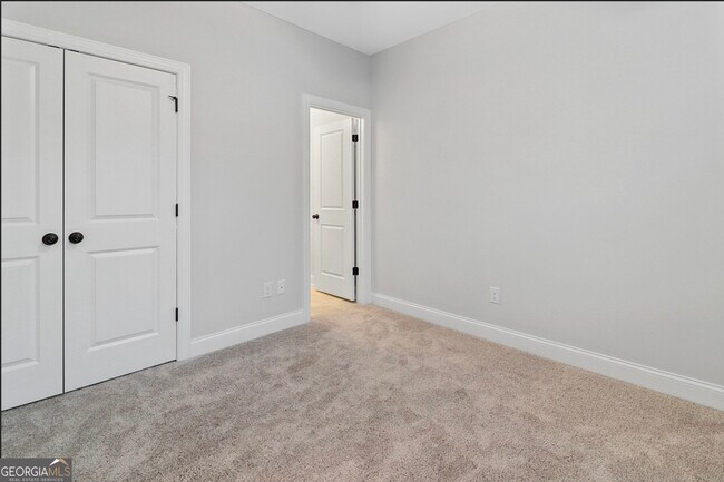 Building Photo - 127 Vivian Ln