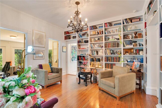 Building Photo - Queen Anne Victorian Estate