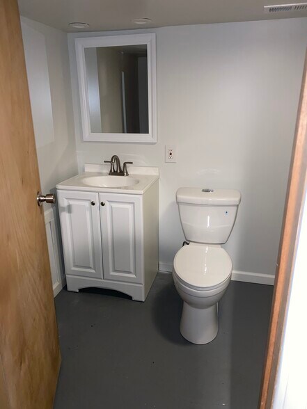 Basement 1:2 Bath - 1409 Highview Ave
