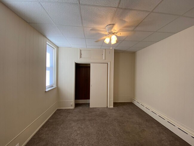 Building Photo - 2550 S Bancroft St