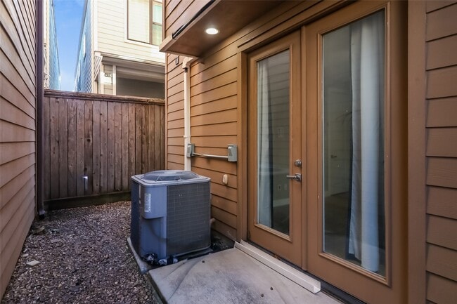 Building Photo - 4403 Eli St