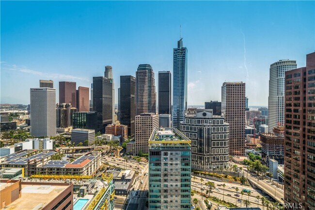 Building Photo - 1100 Wilshire Blvd