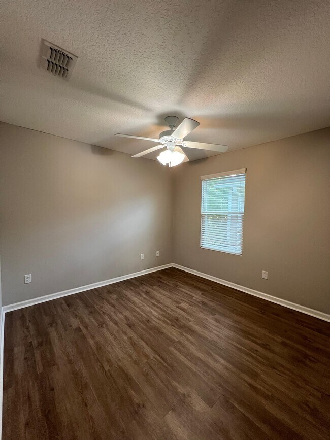 3rd Room - 4252 Adirolf Rd