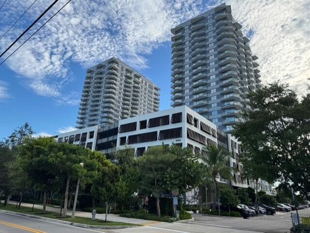 Building Photo - 4800 N Flagler Dr