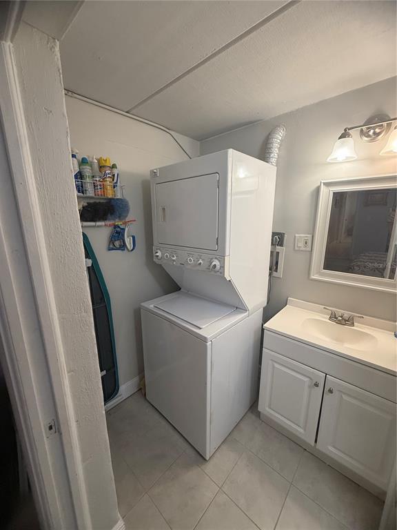 Building Photo - 12760 Indian Rocks Rd