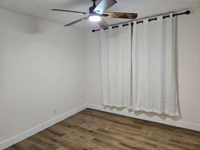 Building Photo - 6446 Brookside Dr