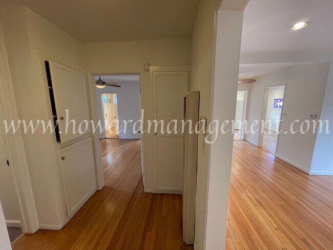 Building Photo - Beautiful Home On Corner Lot With Large Ba...