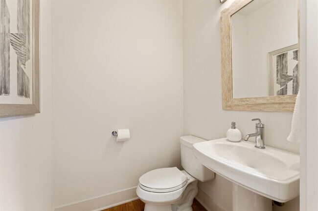 Building Photo - 4 Exposition Blvd