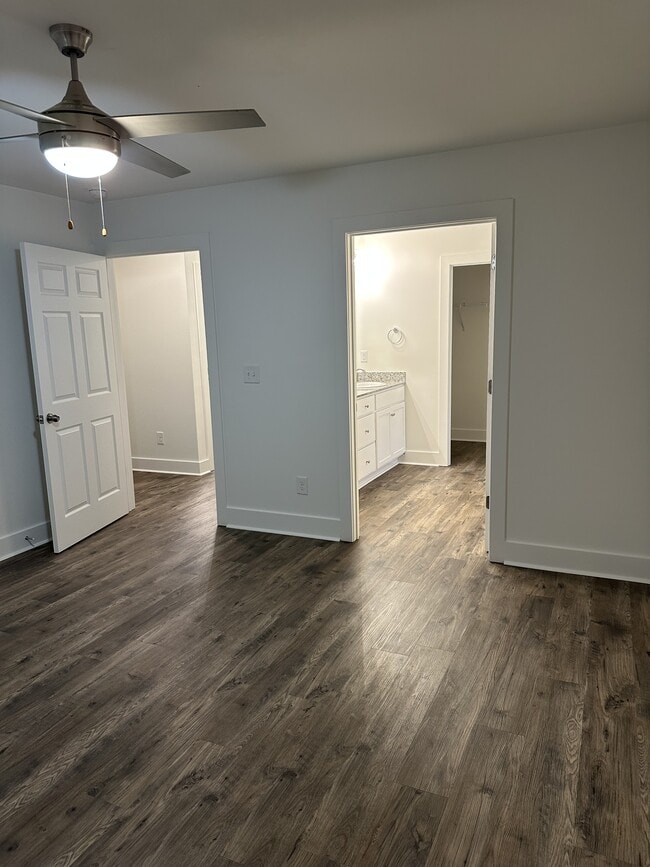 Building Photo - 535 S Forest Ave
