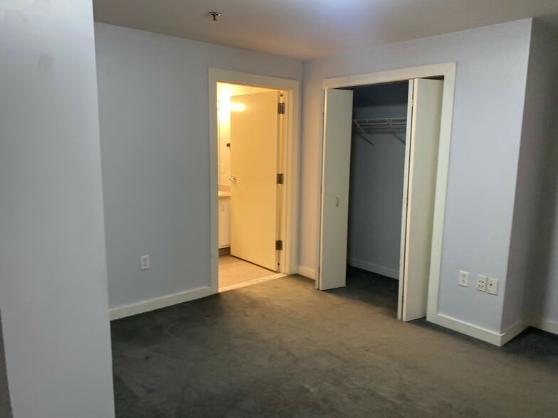 Building Photo - 534 Commonwealth Ave