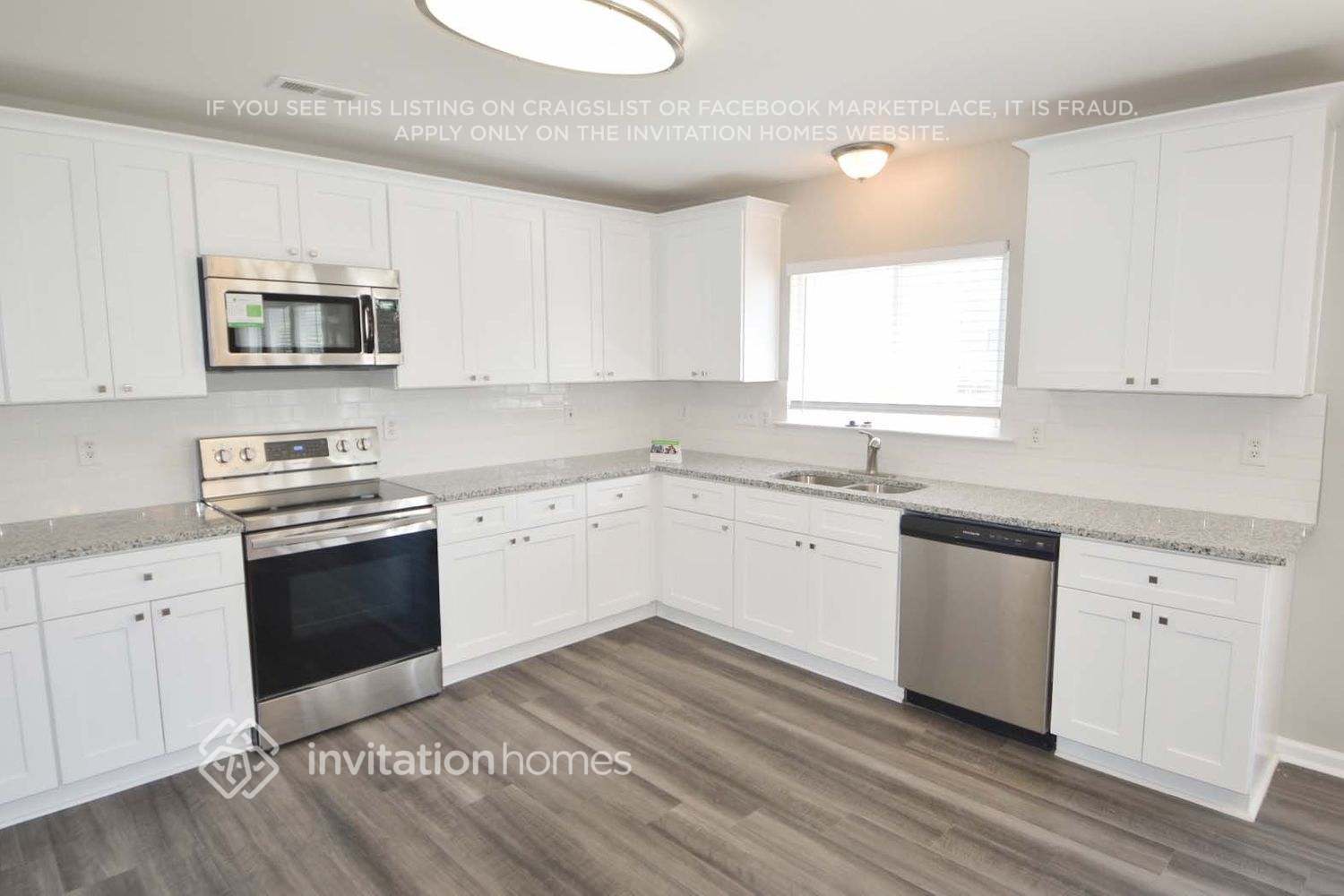 Building Photo - 4004 Flat Sedge Ln