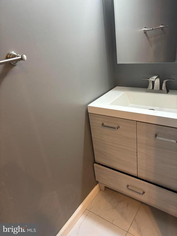 Building Photo - 43725 Banshee Heights Terrace