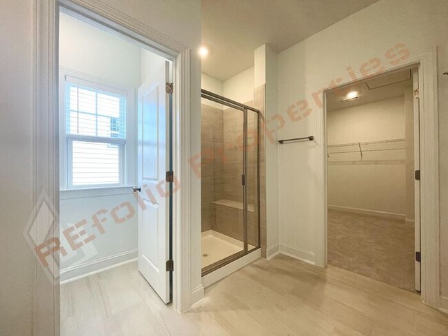 Building Photo - Beautiful Brand New 4 Bedroom, 3 Bathroom ...