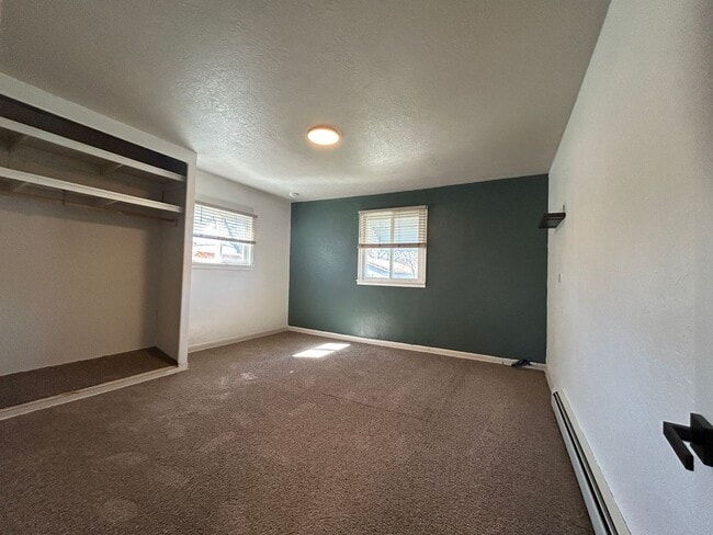 Building Photo - Cozy 2 Bed, 1 Bath Cottage in the Heart of Hamilton