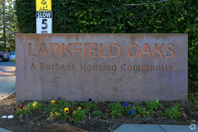 Signage - Larkfield Oaks