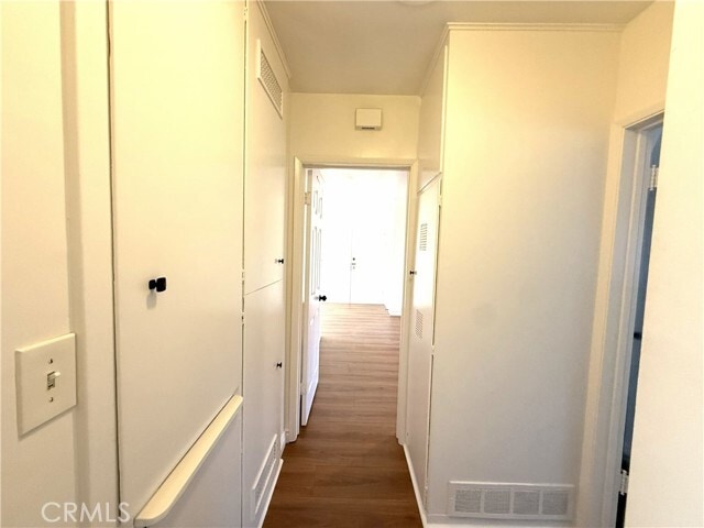 Building Photo - 665 S Lake Ave