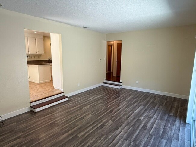 Building Photo - 2668 O'Donnell Dr