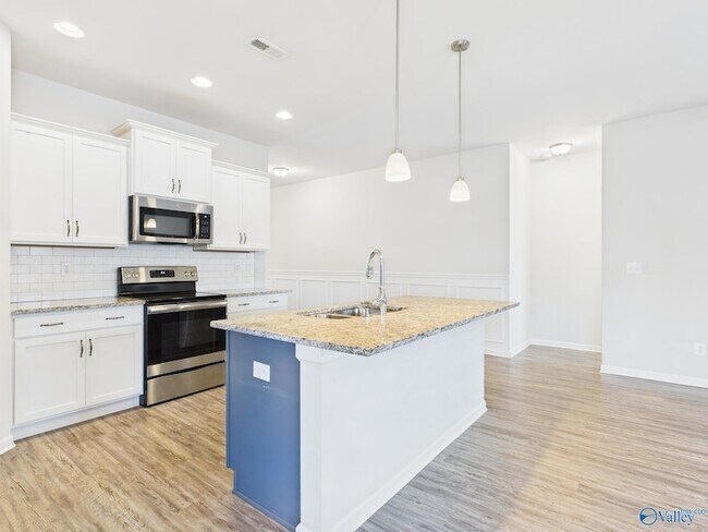 Building Photo - 149 Fernhill Dr NW