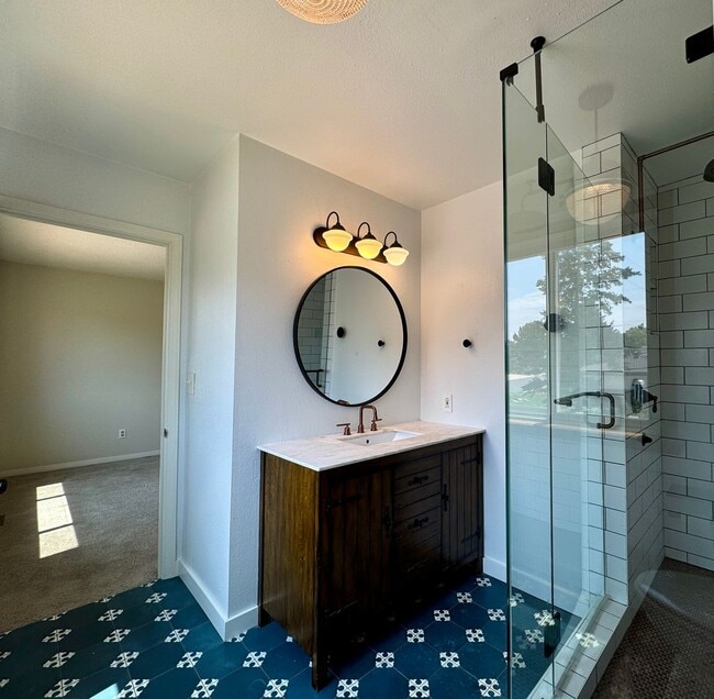 Building Photo - Welcome to your new home in the heart of T...