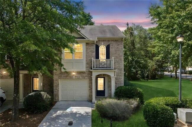 Building Photo - House 3 Beds 3 Bath
