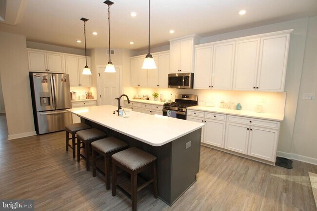Building Photo - 31219 Barefoot Cir
