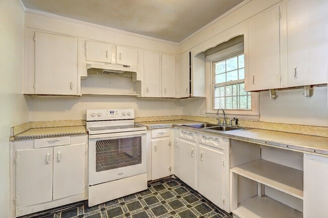 Building Photo - 2511 Derrell Dr