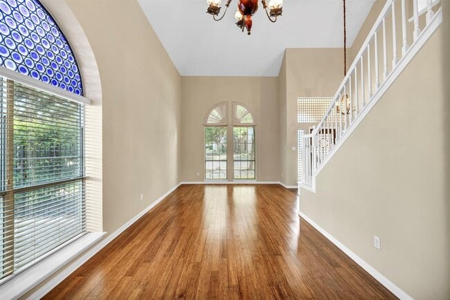 Building Photo - 6806 Thistle Hill Way
