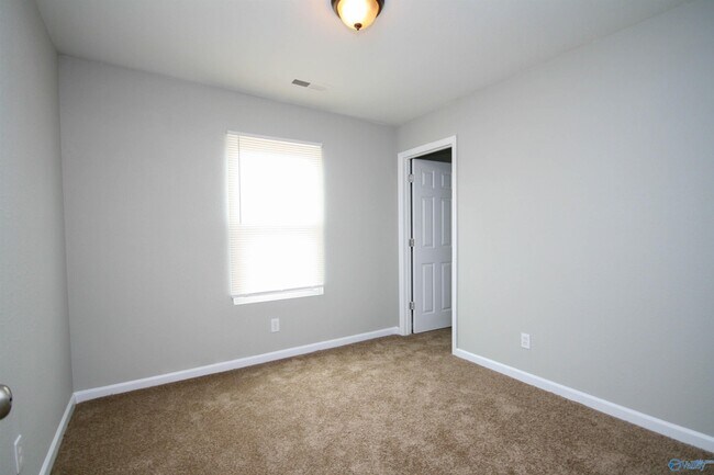 Building Photo - 138 Bayside Ln