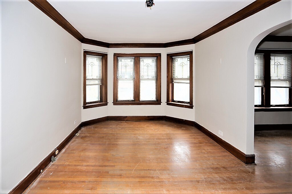 Building Photo - 3844 N Bernard St