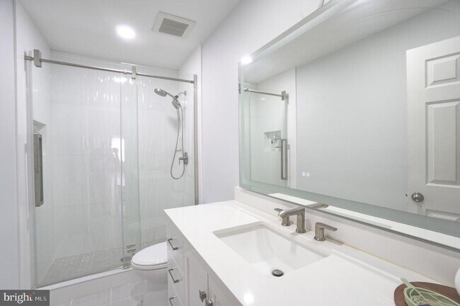 Building Photo - 113 N Stone Ridge Dr